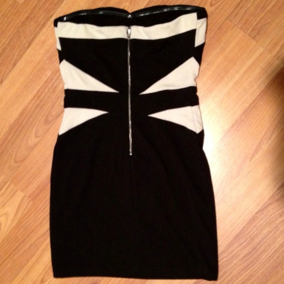 🚫Bundled🚫Mod Strapless Bodycon Dress - Picture 2 of 2