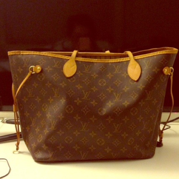 SOLD Authentic Louis Vuitton MM neverfull