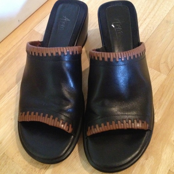 Artiva Heels - Picture 2 of 4