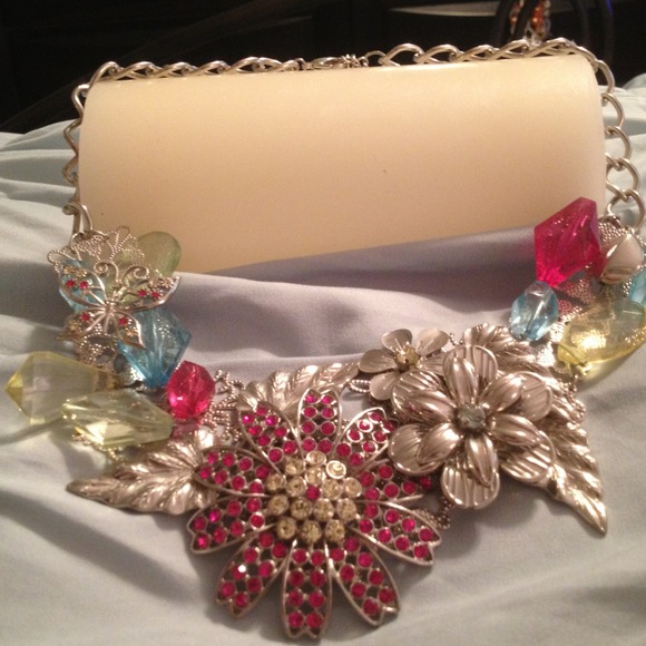 Necklace - Picture 2 of 2