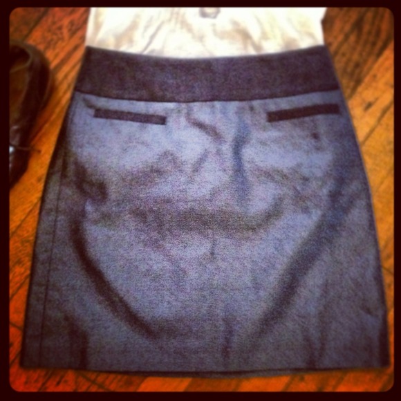 ✨⭐Weekend steal⭐✨Anne taylor NWT shimmery skirt - Picture 2 of 3