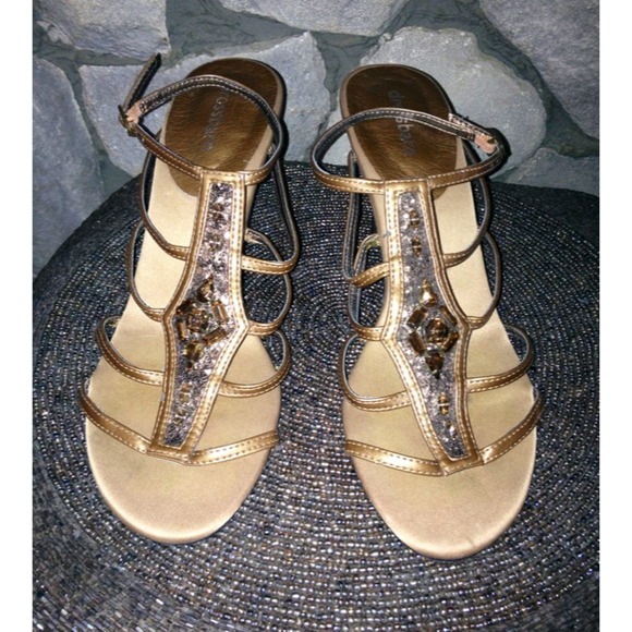 Cute bronze sandals size 7 👡 - Picture 4 of 8