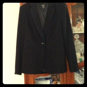 ✨REDUCED✨black NWOT Body by Victoria blazer.