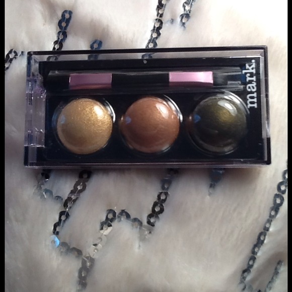 💗💗mark. Shimmering Eyeshadow Trio💗💗 - Picture 3 of 4