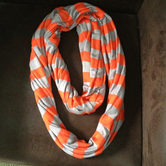Light weight scarf