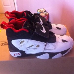 Air Diamond Turf 2 Size 4Y