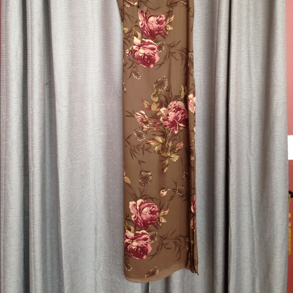 Dress - Picture 2 of 3