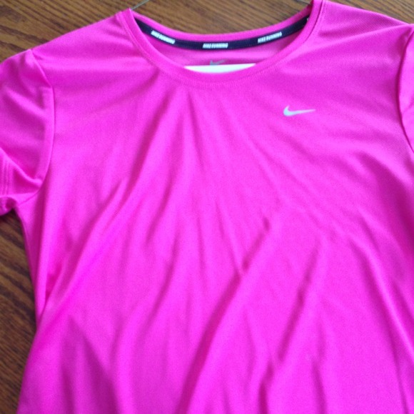 Nike dri-fit shirt - Picture 1 of 3