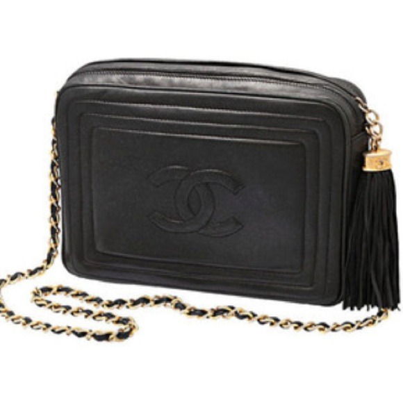 👀Looking for this vintage chanel bag.