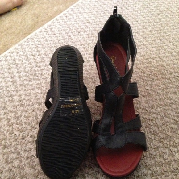 🚫🚫SOLD🚫🚫Wedges - Picture 3 of 3