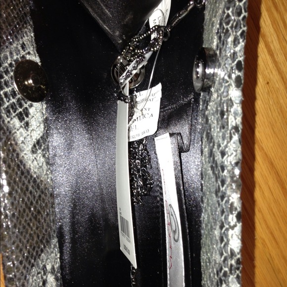 Big Budda Clutch - Picture 3 of 4