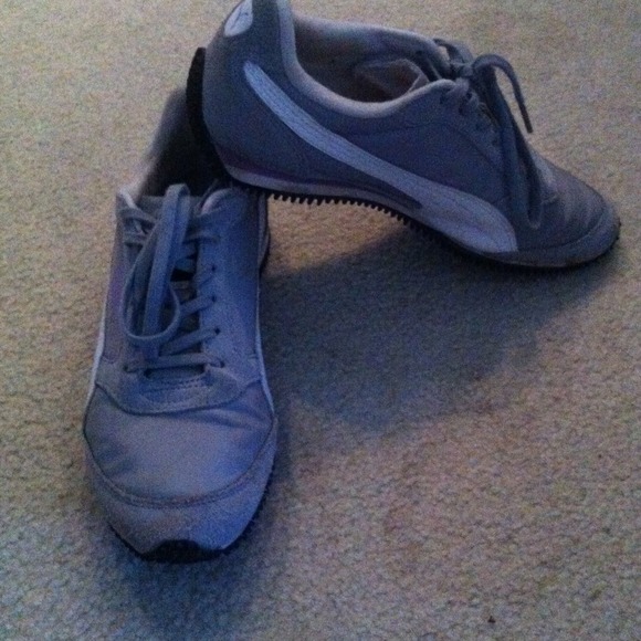 Puma woman's sneakers size 7