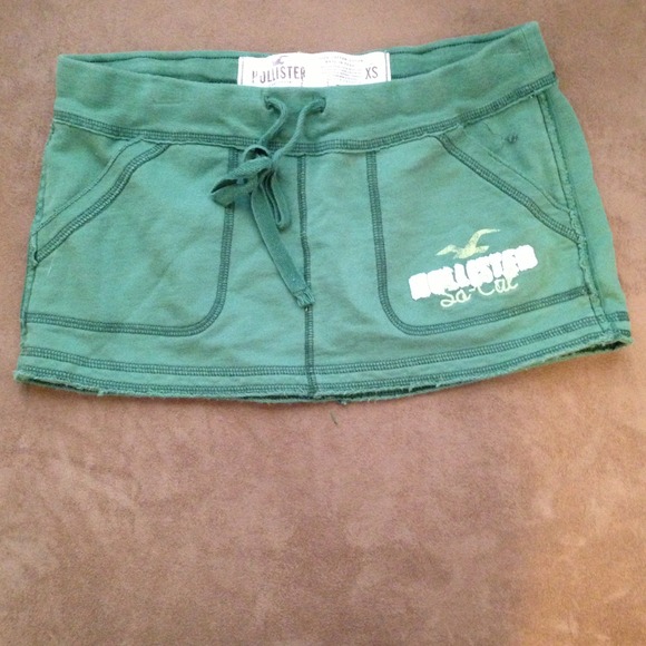 Green hollister skirt