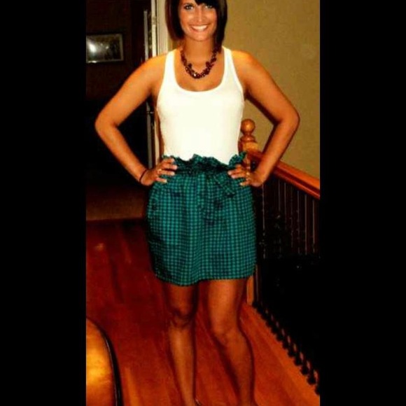 SOLD Green Tommy Hilfiger paperbag skirt.