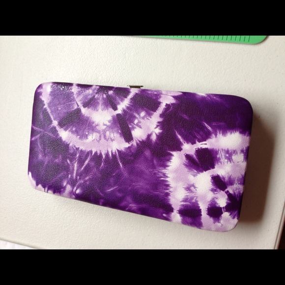 Rue 21 Tie-dye wallet