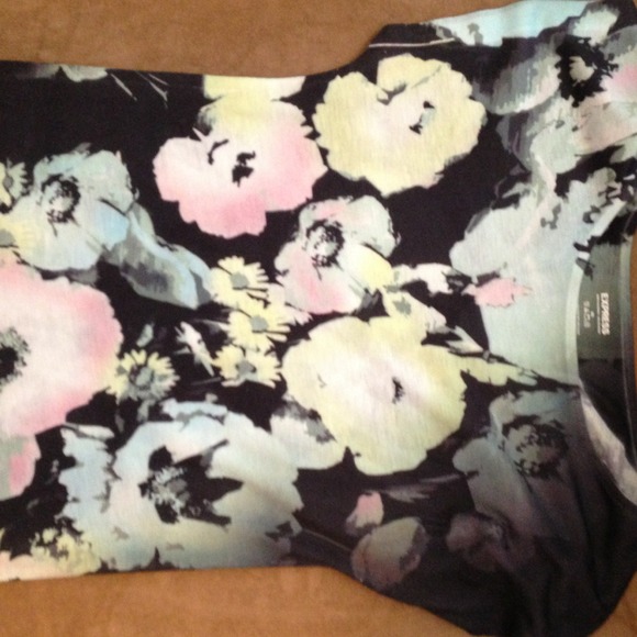 Black tee with pastel floral design. Express