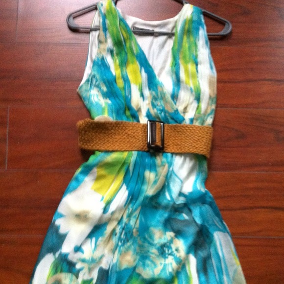 Sleeveless belted floral dress worn once