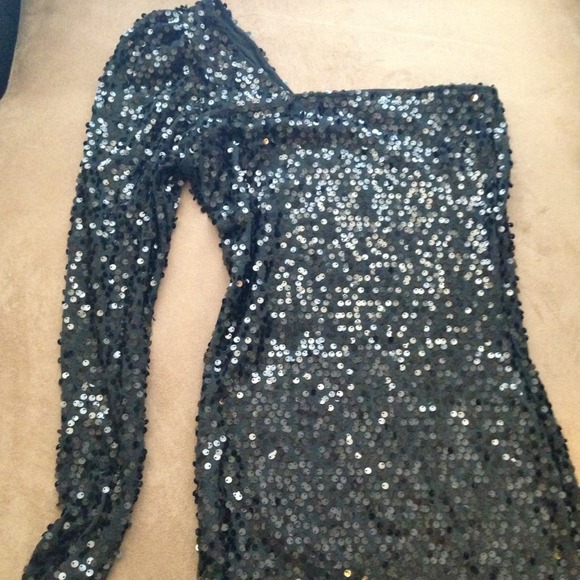 🚫Reserved Black sequin one sleeves dress