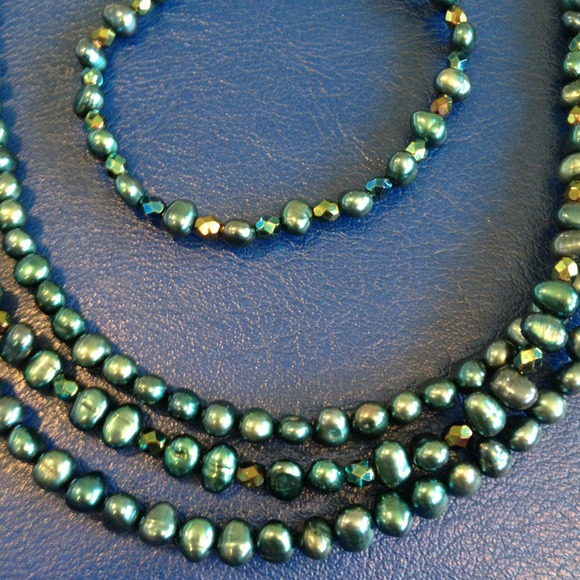 *Freshwater Pearl necklace, earrings, bracelet