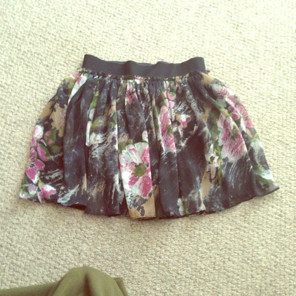 ⬇REDUCED⬇Floral Skirt
