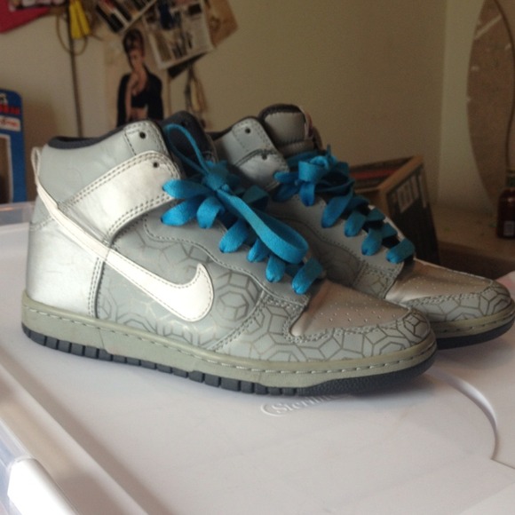 Nike high top dunk.