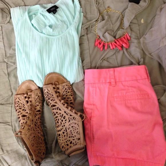 SOLD Light turquoise tank