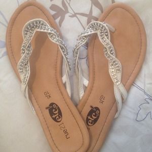 Rue21 twisted 💎rhinestone💎sandals