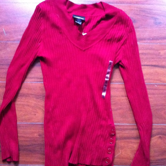 V neck lightweight sweater