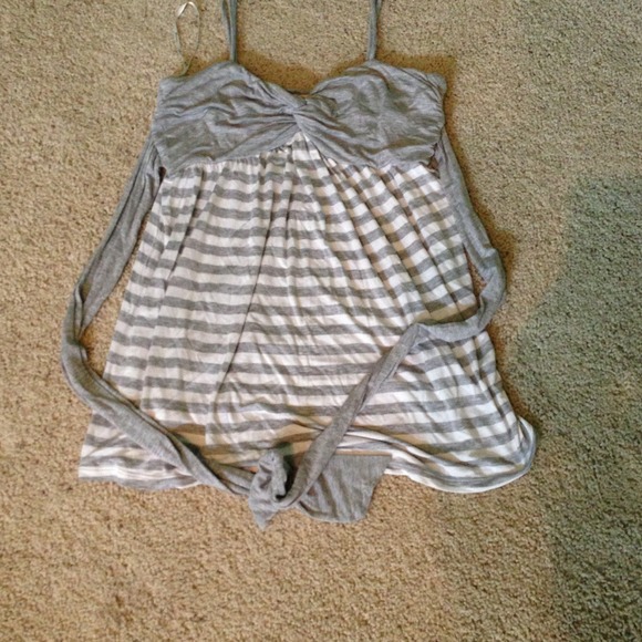 Grey and white tank with tie