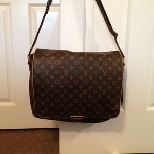 Louis Vuitton Messenger/Crossbody bag