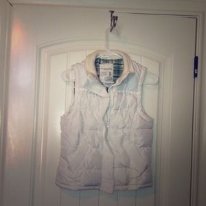 ❌SOLD ❌White Aeropostale vest.