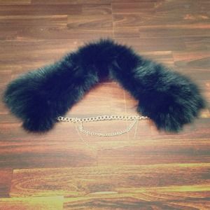 Black fur collar scarf