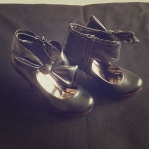 🎉CLEARANCE🎉🎀🎀Ankle Bow Strap Heels🎀🎀