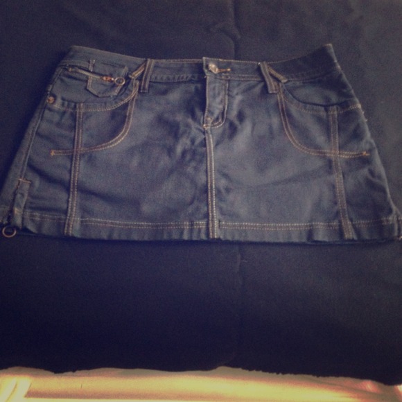 ✨✨✨DKNY DENIM SKIRT!✨✨✨