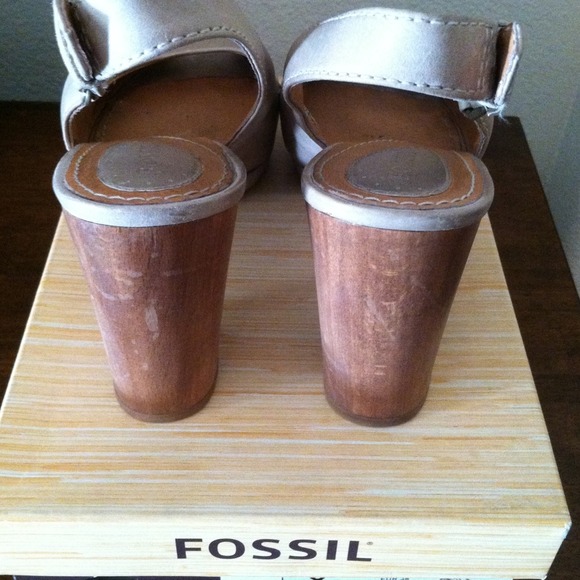 👠FOSSIL Taupe\Ivory HH Slingbacks👠 - Picture 2 of 4