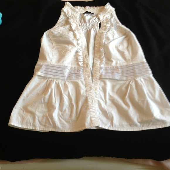 White button sleeveless shirt!