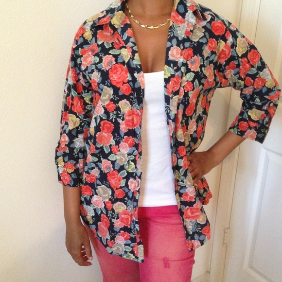 🌺🌺Floral button up blouse🌺🌺