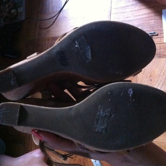 Guess Wedges - Picture 2 of 2