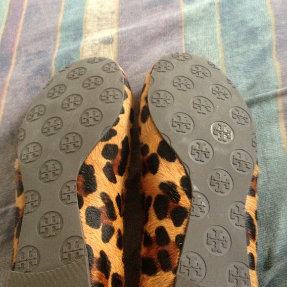 👏SOLD👏 100% Authentic Tory Burch Reva Flats - Picture 2 of 2