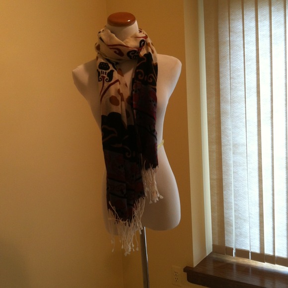 🚫TRADED🚫NWOT Scarf / shawl