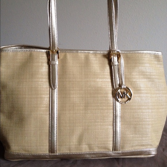 💥SOLD 💥MK STRAW TRAVEL TOTE w GOLD leather TRIM