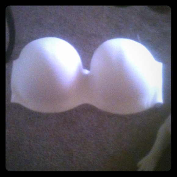 White strapless bra