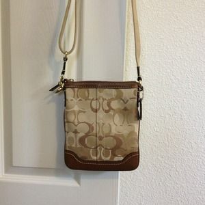 HOLD!! Coach swing pack bag!