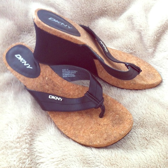 DKNY wedge