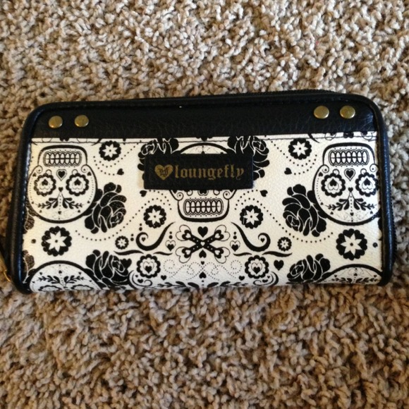 Loungefly day of the dead wallet
