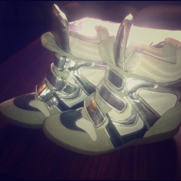Steve Madden’s HILIGHT wedge sneaker - Picture 1 of 3