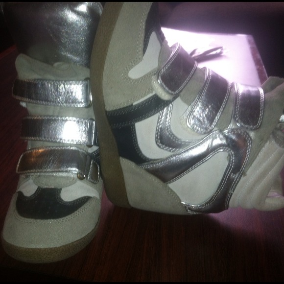 Steve Madden’s HILIGHT wedge sneaker - Picture 2 of 3