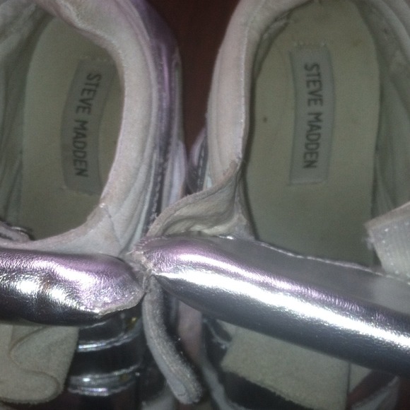 Steve Madden’s HILIGHT wedge sneaker - Picture 3 of 3