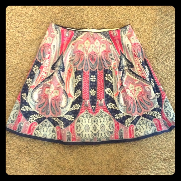 Tahari summer print skirt size 10