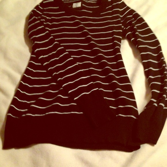 Long sweater ***SOLD IN A BUNDLE***